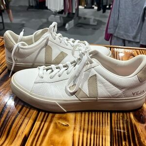 Veja size 8 1/2